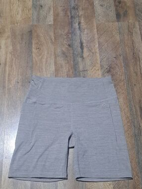 Reebok Active High-Waist Shorts Tan/brown Size Medium